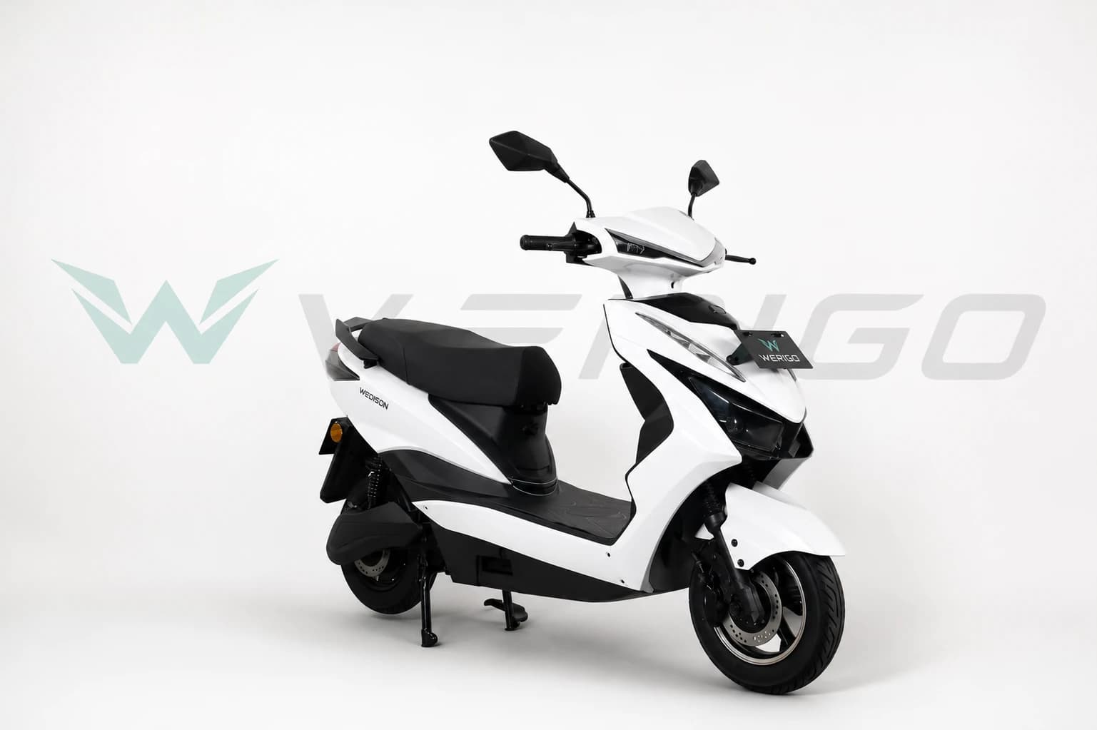 Wedison Bees electric scooter available for rent through Werigo in Bali, main product photo