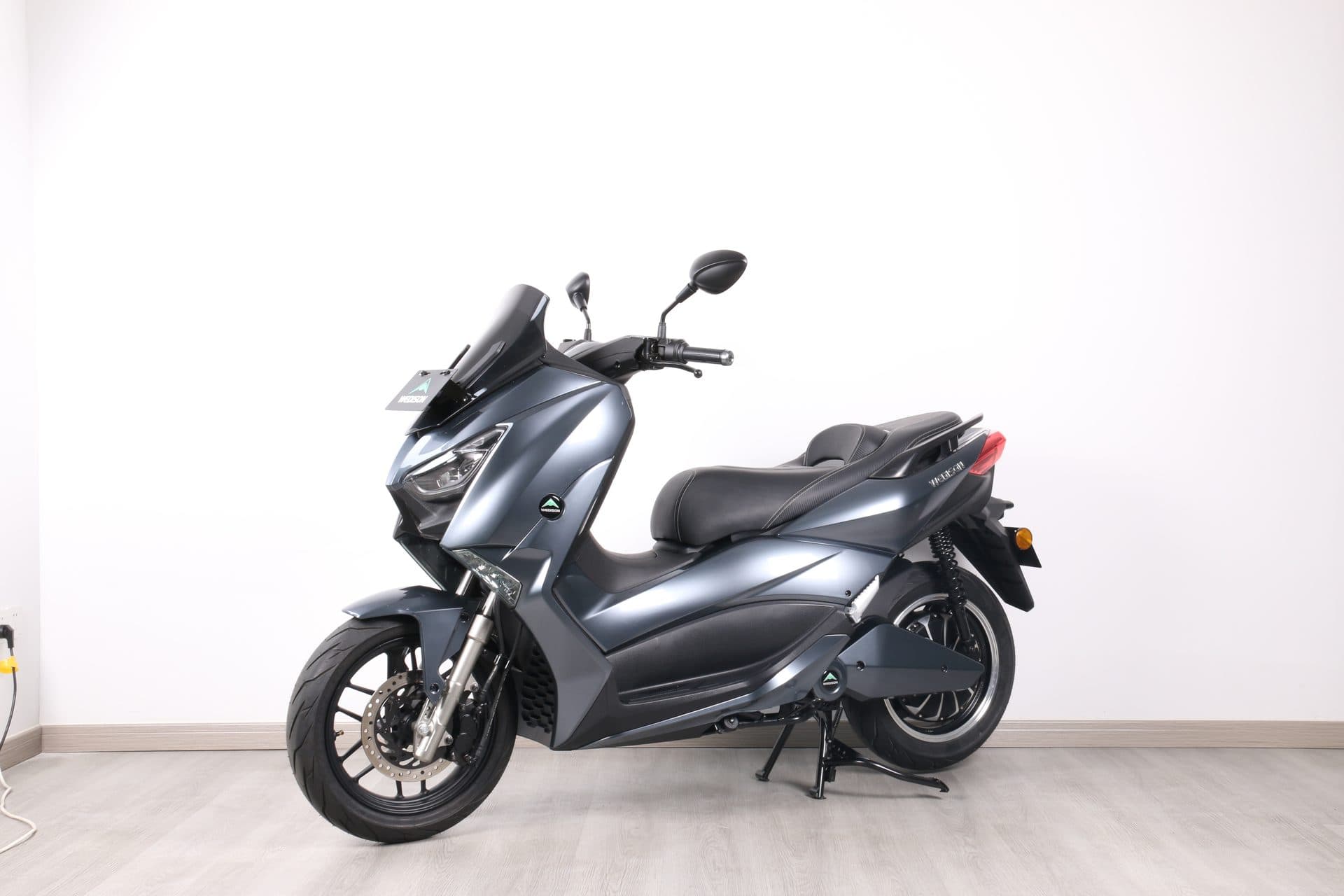 Wedison EdPower electric motorcycle available for rent through Werigo in Bali — main product photo