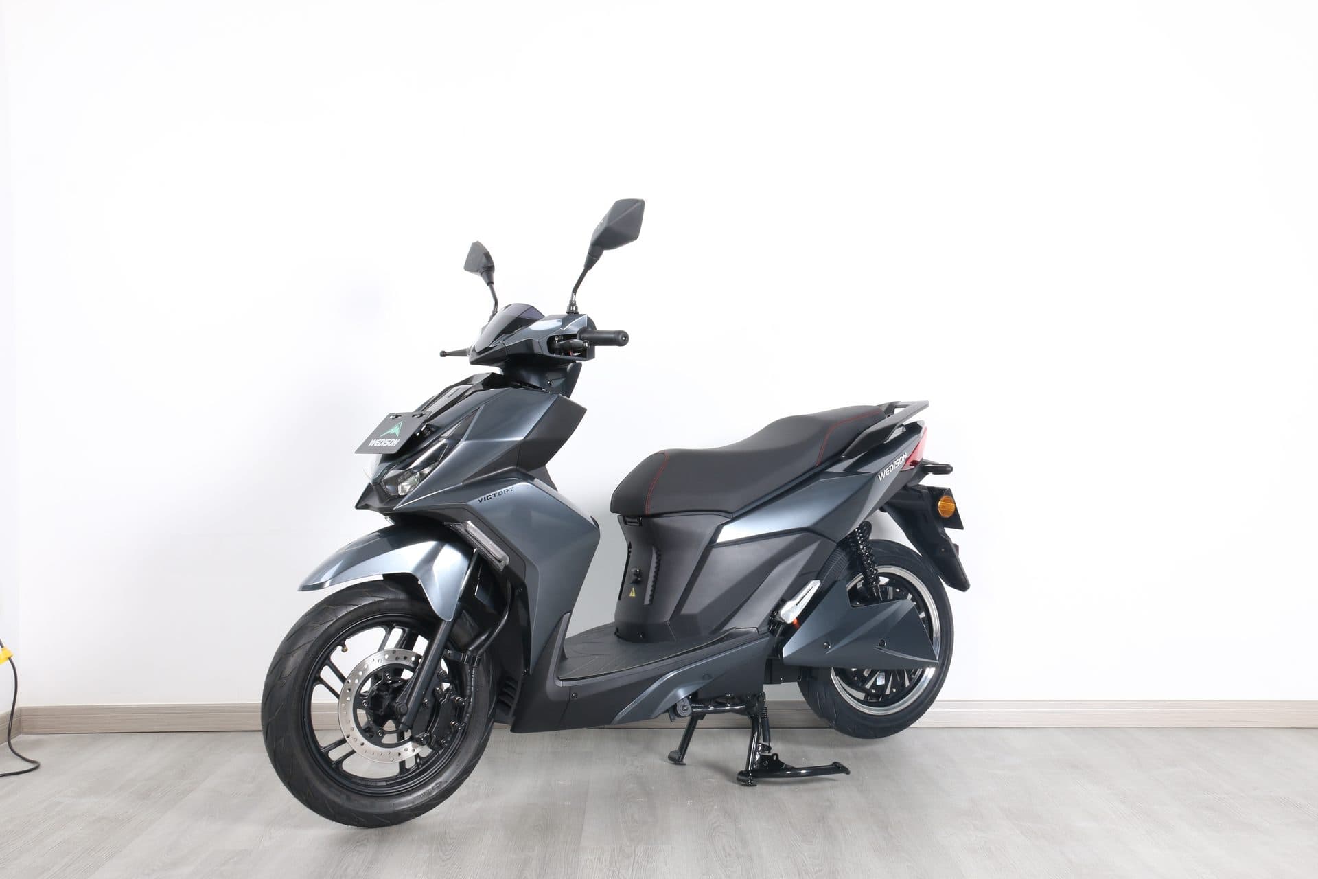 Wedison Victory electric motorcycle available for rent through Werigo in Bali — main product photo